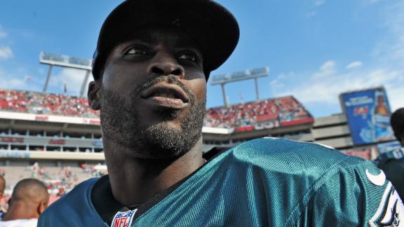 Eagles' Vick rules himself out vs. Cowboys