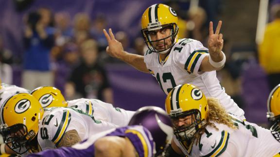 Rodgers, Packers make quick work of Vikes