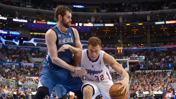 Clips hang on as Wolves fall short at buzzer