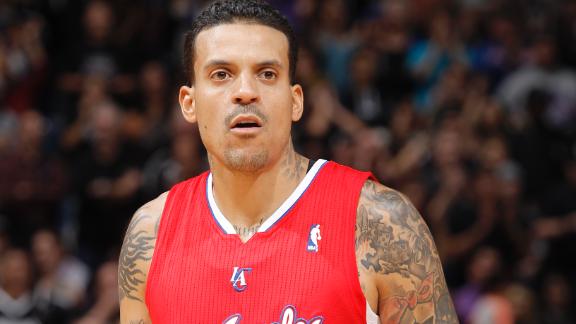 Clippers' Barnes apologizes for angry tweet