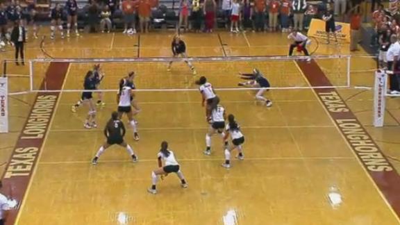 No. 1 Texas Volleyball Clinches Share of Big 12 Title