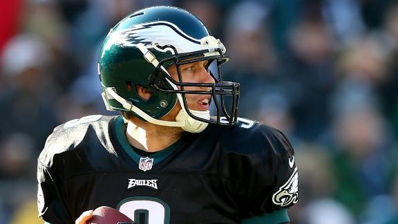 Foles throws 3 TDs as Eagles hold off Cards