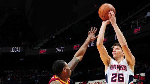 Korver sets mark: 90 straight games with a 3