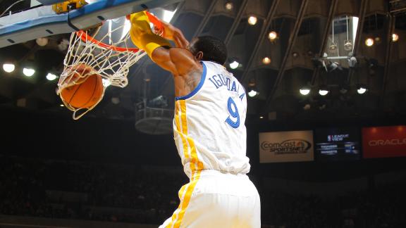 Warriors thump Pelicans in Iguodala return