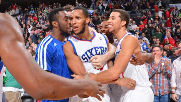 76ers' Turner hits buzzer-beater, sinks Nets