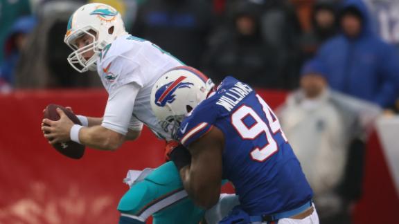 McKinnie thinks Bills knew Fins' snap count