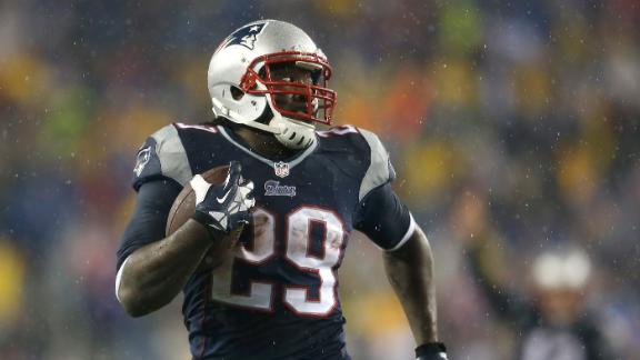 Blount-led Patriots grab No. 2 seed