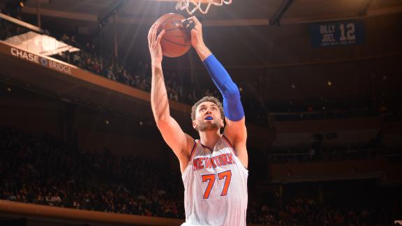 Knicks' Bargnani out with torn elbow ligament