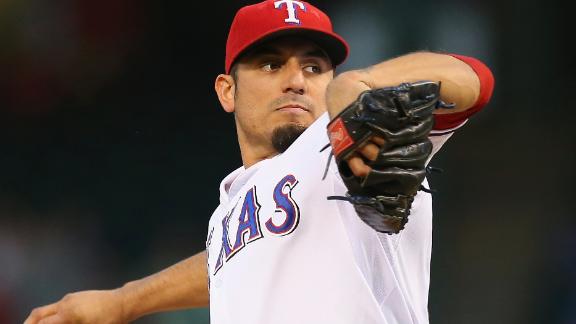 Garza signs four-year deal to join Brewers