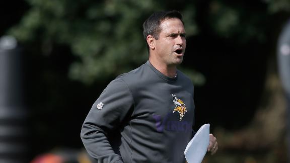 Controversial Priefer keeps job with Vikings