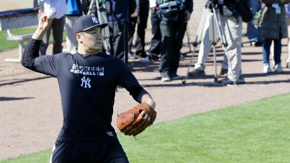Tanaka draws huge crowd for first workout