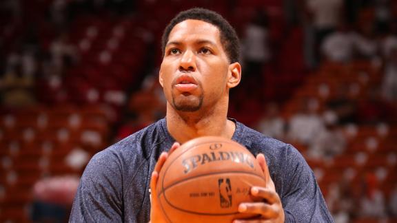 Sources: Granger, 76ers still talking buyout