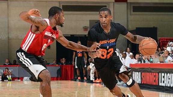 Knicks' D-League team cuts Smith's brother