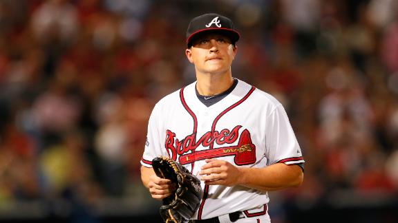 Braves' Medlen undergoes 2nd Tommy John