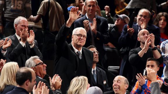 Knicks win 7th straight to open Jackson era