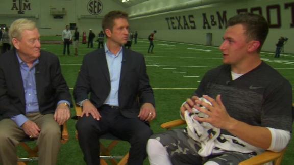 Johnny Football: Manziel dazzles at pro day