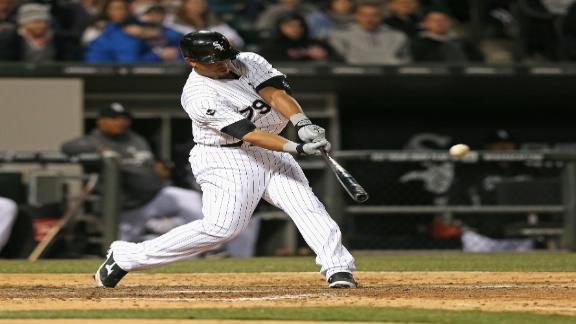 Abreu's 2 HRs power White Sox vs. Indians