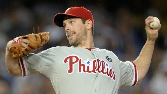 Lee strikes out 10 as Phils shut out Dodgers