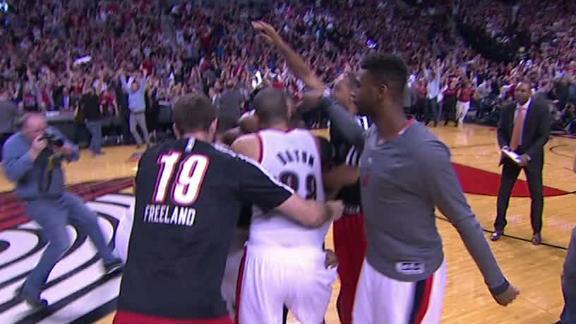Lillard, Blazers oust Rockets with 3 at buzzer