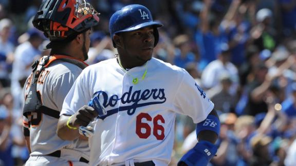 Puig, Gordon lead Dodgers' rally past Giants