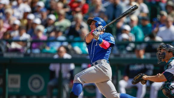 Mariners make five errors in loss to Royals