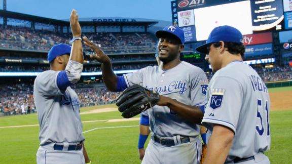 Royals beat Verlander, Tigers for 8th in row