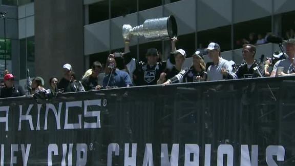 Kings lift Stanley Cup for fans in L.A. parade