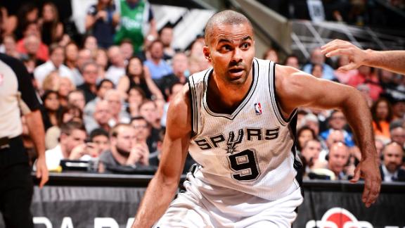 Parker signs multiyear extension with Spurs