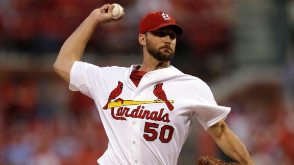 Wainwright earns 16th win, picks up 3 RBIs