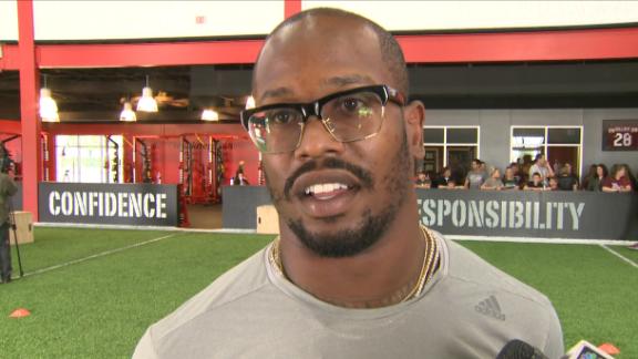 Johnny Manziel, Von Miller become roommates