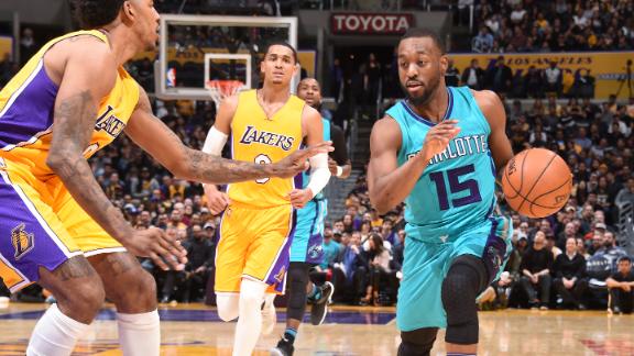 Lamar Odom Scores 40, LA Clippers Beat Lakers 121-113