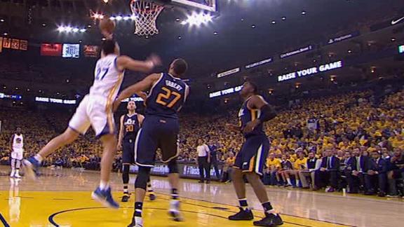 Durant feeds Zaza for layup