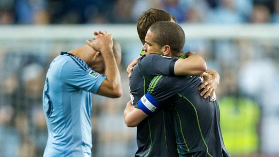 int 130509 Sounders SportingKC hl Sporting KC suffers 1 0 loss to Seattle Sounders FC
