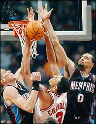 Tyson Chandler and Drew Gooden