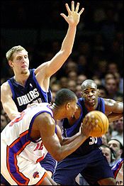Dirk Nowitzki and Antawn Jamison