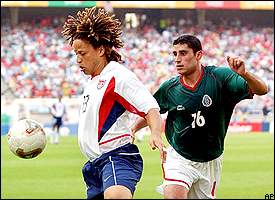Cobi Jones, Salvador Carmona