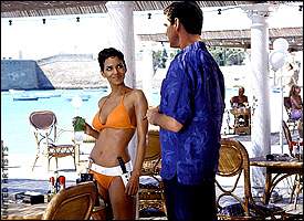 Halle Berry, Pierce Brosnan
