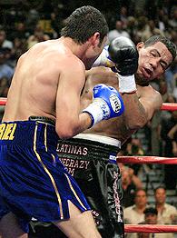 Ricardo Mayorga, right, and Oscar De La Hoya