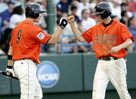 Chris Kunda, right, and Cole Gillespie #9.