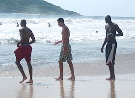 Taj Gibson, Keith Wilkinson and Mamadou Diarra