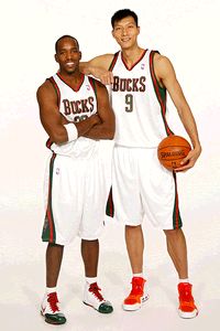Michael Redd and Yi Jianlian