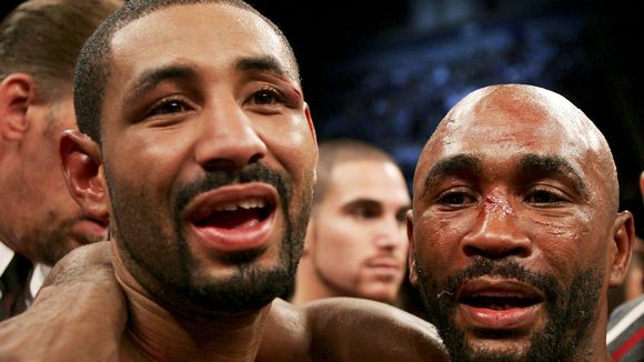 Joel Casamayor (R) hugs Diego Corrales