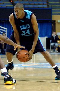 Derrick Favors