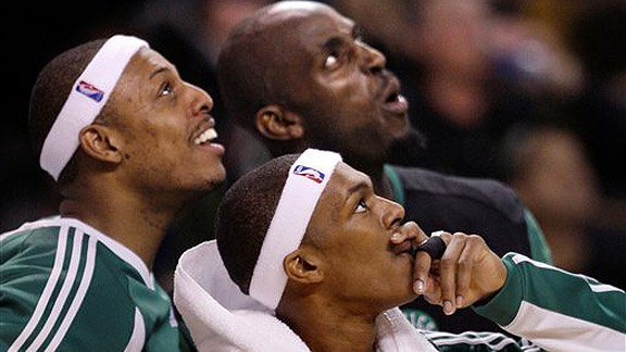 paul pierce dunking. Paul Pierce, Rajon Rondo and