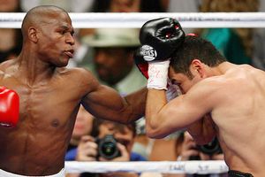 Oscar De La Hoya v Floyd Mayweather