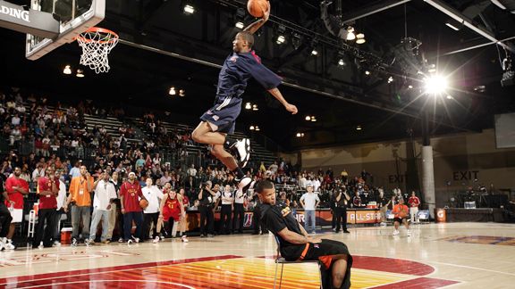 lebron james dunking 2010. 2010 NBA Dunk Contest: Who do