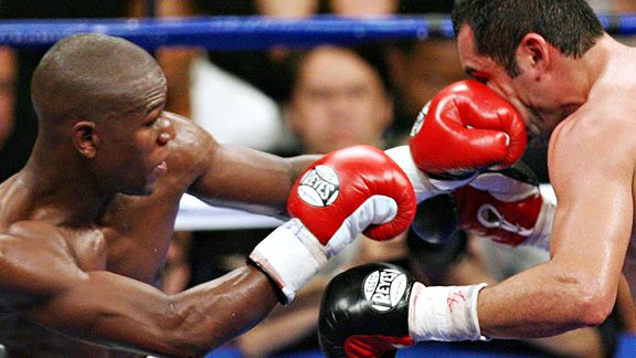 oscar de la hoya mayweather. Floyd Mayweather and Oscar De