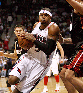 Atlanta Hawks' Mookie Blaylock holds back teammmate Steve Smith after  News Photo - Getty Images