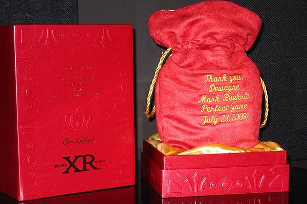 mlb_crownroyal_bag_600.jpg