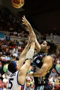 Luis Scola